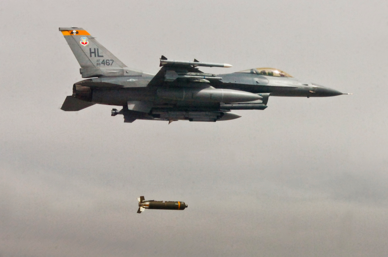 Illustration for article titled How Dumb Cluster Bombs Are Becoming Heinously Smart